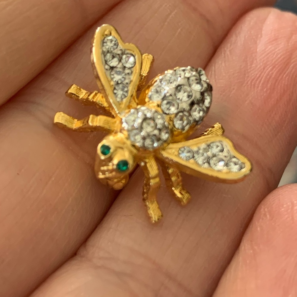 Vintage Joan Rivers Bee Brooch